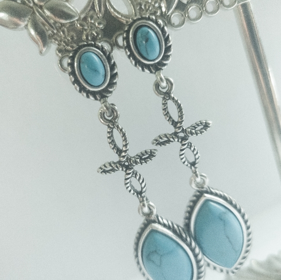 ✨️2FOR10✨️Earring set - Picture 3 of 4